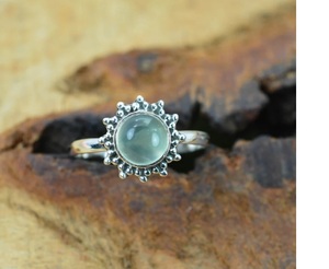 Anillo de flor de forma redonda de Prehnita verde, joyería hecha a mano de piedras preciosas naturales de Plata de Ley 925 para mujer - Product Image 1