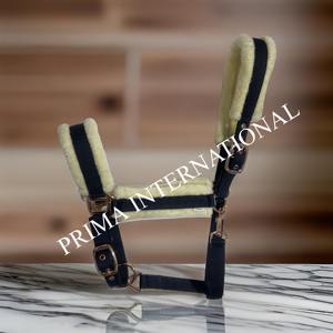 Vente en gros de licou en nylon confortable avec rembourrage en fourrure polaire licou de selle anglais en PP pour équipement équestre - Product Image 1