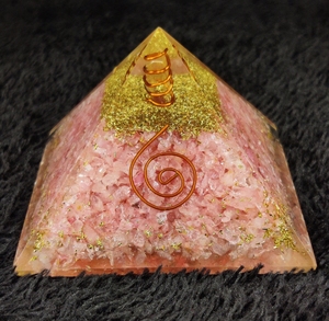 Pyramide d'orgone en Quartz Rose aide à neutraliser le smog électronique guérison Reiki et pyramide de pierres de guérison en cristal - Product Image 1