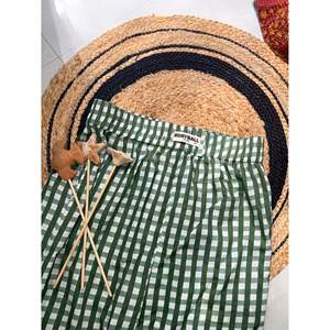 Pantalones a Cuadros Verdes para Verano, Tela Suave Tejida, Tabla de Tallas en la Descripción - Product Image 1