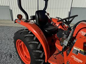 Kubota L3301 Tractor de ruedas Edición 2018 para actividades agrícolas con componentes de núcleo duradero Motor Bomba de engranajes Caja de cambios - Product Image 6