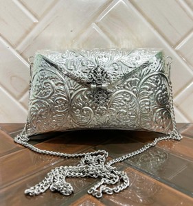 Bolsos de fiesta de Metal hechos a mano en relieve diseño Vintage elegante bolso de mano de diseñador para mujer con cadenas desmontables bolso de mano - Product Image 1