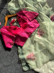 Blouse en soie magnifiquement travaillée et cousue, sari en organza semi-pur avec imprimé, uniquement pour les vêtements indiens et pakistanais - Product Image 3