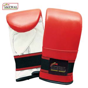 Guantes de boxeo de cuero de vaca unisex de alta calidad Tamaños personalizados Impermeables con empuñaduras para artes marciales-Precio al por mayor - Product Image 3