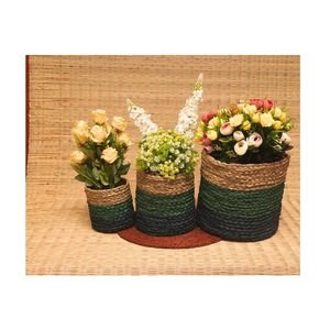 Cesta tejida a mano de hierba Sabai para almacenamiento y decoración del hogar con tejido duradero respetuoso con el medio ambiente y acabado de estilo natural rústico - Product Image 3
