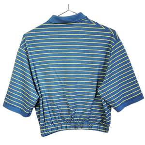 Polos estampados informales de verano de alta calidad, cuello vuelto con logotipo personalizado con decoración de botones, longitud corta y larga, venta al por mayor - Product Image 3