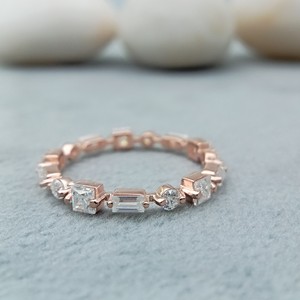 Anillo de Compromiso y Boda para Mujer en Oro Amarillo/Rosa Sólido de 14K con Diamante Cultivado en Laboratorio de Corte Esmeralda de 2.0 CT VVS y Plata - Product Image 1