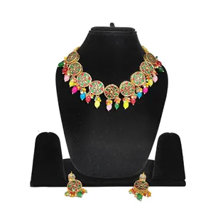 Ensemble de bijoux Kundan multicolores, collier à une seule couche et boucles d'oreilles avec placage or 18 carats pour mariage - Product Image 2