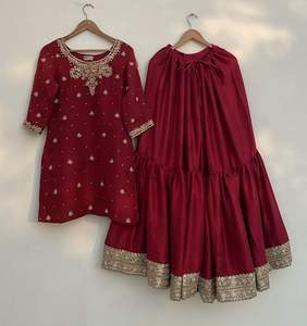 Attrayant concepteur lourd Chinon soie fantaisie brodé séquence & Moti travail haut et Sharara avec impression numérique Dupatta costume - Product Image 2