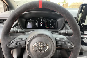 LISTO PARA CONDUCIR - USADO, VOLANTE A LA IZQUIERDA |   CONDUCCIÓN DERECHA |   Toyota GR Corolla Morizo Edition 2023 con 36 Millas de Autonomía - Product Image 4