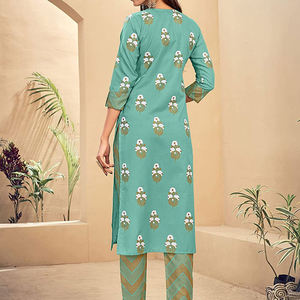 Kurtis pour femmes de haute qualité, en coton brodé, non cousus, collection pakistanaise la plus récente, avec logo et design personnalisés - Product Image 4