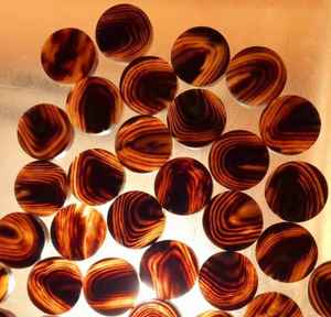 World Craft Impex Ébauches de boutons en corne de buffle 100% naturelle de haute qualité 2/3 Ébauches de boutons en corne pour l'industrie des boutons - Product Image 6