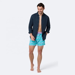 Pantalones Cortos con Estampado Gráfico para Hombre, Nueva Temporada, Diseño de Estrellas, Corte Holgado, Casuales de Verano, Cintura Elástica, Diseños, Colores y Tallas Personalizables - Product Image 3