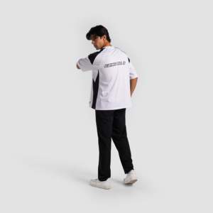 Camiseta Negra Oversize de Punto 100% Poliéster con Estampado Gráfico Sólido y Métodos de Serigrafía - Product Image 5
