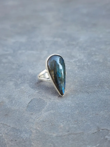 แหวนพลอยลาบราโดไรต์สีน้ำเงินทรงหยดน้ำ สไตล์โบฮีเมียน ยอดนิยม ขายส่ง ทำด้วยมือ สำหรับสวมใส่ทุกวัน ทำจากเงินแท้ 925 - Product Image 4