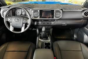 Toyota Tacoma TRD Pro Doble Cabina 4x4 2019 Usada, 2500 Millas, 1 Dueño, Transmisión Manual de 6 Velocidades, Color Azul Voodoo, Mayormente sin Modificaciones - Product Image 5