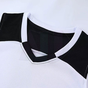 Nouvel arrivage : Ensemble de maillot de basket léger en tissu maille polyester pour une meilleure circulation de l'air et une meilleure absorption de la transpiration - Product Image 3