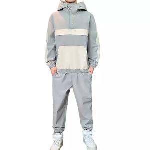 Vente en gros de survêtements coupe-vent avec logo personnalisé pantalon de jogging ensemble deux pièces respirant survêtements pour hommes 2026 - Product Image 1