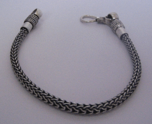 Pulsera de Hilo Plateada de Moda - Product Image 1