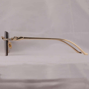 Lunettes de soleil marron unisexe serties de diamants Moissanite – Idéales pour le quotidien – Montures de créateur - Product Image 4