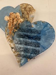 แม่เหล็กเรซิ่นรูปหัวใจประดับดอกไม้เคลือบอีพ็อกซี่สีทอง ของชำร่วยงานแต่งงานคุณภาพสูง ดีไซน์เฉพาะตัว สำหรับงานเลี้ยงฉลองเบบี้ชาวเวอร์ ช็อกโกแลต อายาเตล กุรซี - Product Image 5