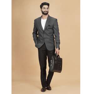 Blazer de Traje de Viscosa Gris Oscuro de Estilo Versátil y Calidad de Exportación para Ocasiones Casuales Elegantes y Fiestas, Disponible a un Precio Razonable - Product Image 1