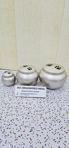 โกศบรรจุอัฐิสัตว์เลี้ยงรูปอุ้งเท้าสัตว์น่ารักสีทอง งานฝีมือจากทองเหลือง สำหรับสุนัขและแมว จำหน่ายส่งจากโรงงาน - Product Image 5