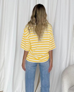 T-shirt petit ami surdimensionné à rayures nostalgiques pour femmes de qualité supérieure coupe ample tricoté numérique pour les occasions d'hiver personnalisable - Product Image 3