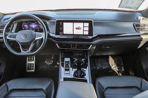 SUPER CLEAN 2025 VO-LKS-WA-GEN AT-L-AS CR-O-SS SPORT 2.0T SEL R-LINE NOIR TRANSMISSION AUTOMATIQUE - Product Image 2