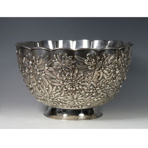 Plat et bol de service Vaisselle Bols de service Design Finition faite à la main Alimentaire Design rugueux Décoration intérieure Matériau solide - Product Image 1