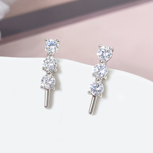 Foxi fábrica venta al por mayor pendientes a granel claro piedra preciosa Zirconia barra forma coreana Stud pendientes mujer joyería - Product Image 4