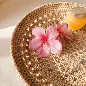 Prêt à expédier en osier à la main rotin plateau rond ustensiles de cuisine plateau de service en gros du Vietnam - Product Image 3