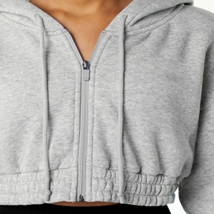 55% algodón, 45% Spandex Drop Shoulder Style Oversized Cropped Fit Heather Grey Mujeres Classic Capital Full-Zip Crop Hoodie - Product Image 4