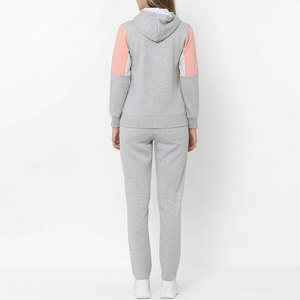 Nouvel arrivage Survêtement de haute qualité pour femmes en hiver Logo personnalisé à capuche 100% coton Ensemble de vêtements de sport Tenue de yoga et d'entraînement - Product Image 3