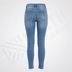 Fabricant professionnel de jeans pour femmes à taille haute, pantalons en coton respirant, impression personnalisée, vente en gros d'usine, vêtements de rue tendance - Product Image 2