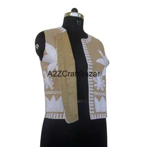 Veste bomber matelassée bleue de style bohème pour femmes, en coton indien fait main, broderie Suzani, manches coupées, vêtements d'automne et d'hiver - Product Image 4