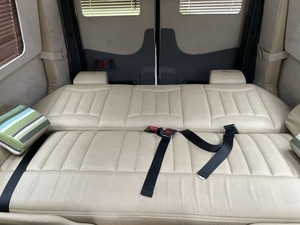 Autocaravana Usada Airstream Interstate 3500 Lounge Clase B del 2016 en Venta para Camping y Viajes - Product Image 5