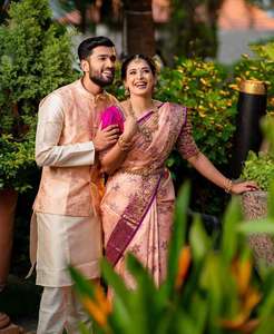 Magnifique Saree All-Pallu de style Bollywood avec bordure en jacquard exclusive en viscose riche pour Diwali Fashionharbour - Product Image 3