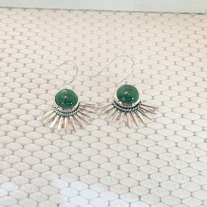 Boucles d'oreilles cabochon en malachite de créateur en argent sterling 925 pour mariage ou cadeau, vente en gros en ligne pour femmes - Product Image 5