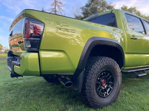 Tacoma TRD Pro 2022, Doble Cabina, 4x4, Transmisión Manual de 6 Velocidades, Motor V6, Color Verde Lima Metálico, Sin Modificaciones - Product Image 5