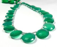 Perles d'onyx naturel en forme de briolette 10-12mm, 25 perles, brin de 9,5 pouces, forme de pièce de monnaie verte, taille facetée, qualité supérieure, 75 carats
