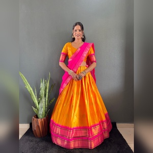 Vente en gros de Lehenga Choli en coton Varuni non cousu ou cousu avec dupatta, tenue de soirée indienne de créateur pour femmes, pour mariage - Product Image 6
