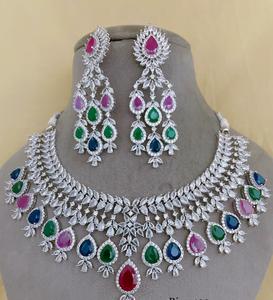 ชุดสร้อยคอเพทายสุดหรูพร้อมต่างหูสำหรับงานแต่งงานงานหมั้นสำหรับผู้หญิง - Product Image 4