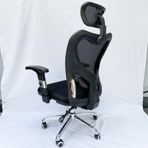 Chaise de bureau ergonomique MFA812 avec dossier en maille, accoudoirs réglables en hauteur, inclinable, pour usage en atelier, en tissu PP durable et mousse - Product Image 4