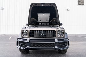 AMG G63 2024 ~3 700 milles, V8 biturbo, transmission intégrale, gris Monza Magno, non modifié - Product Image 4