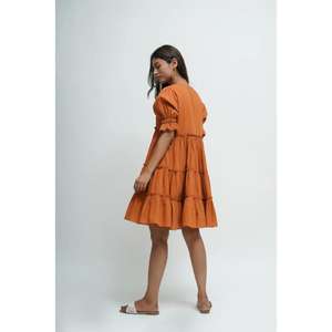Robe d'été décontractée pour femmes, en coton orange, longueur au sol, style gothique streetwear, à motifs floraux paisley, col en V, à manches courtes et à volants - Product Image 4