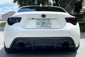 Voiture d'occasion 2024 pour 86 Turbo R15 Cuir Foncé Performance Coupé Conduite Agile Prêt pour la Piste Conception Équilibrée à Vendre - Product Image 2