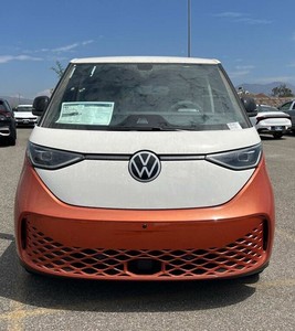 Volkswagen ID.Buzz 2025, 1.ª Edición, Tracción Trasera - Product Image 2