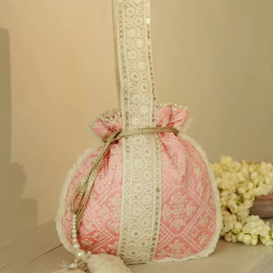 Pochette Potli Bohème Artisanale Indienne pour Femme, Idéale pour Mariage, Fête, Cadeau, Luxe, Broderie, Chaînes, Perles, Ethnique, Vente en Gros - Product Image 3