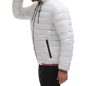 Veste à capuche légère et chaude pour hommes, manteau matelassé thermique, vêtements d'extérieur d'hiver élégants pour un usage de mode quotidien - Product Image 5